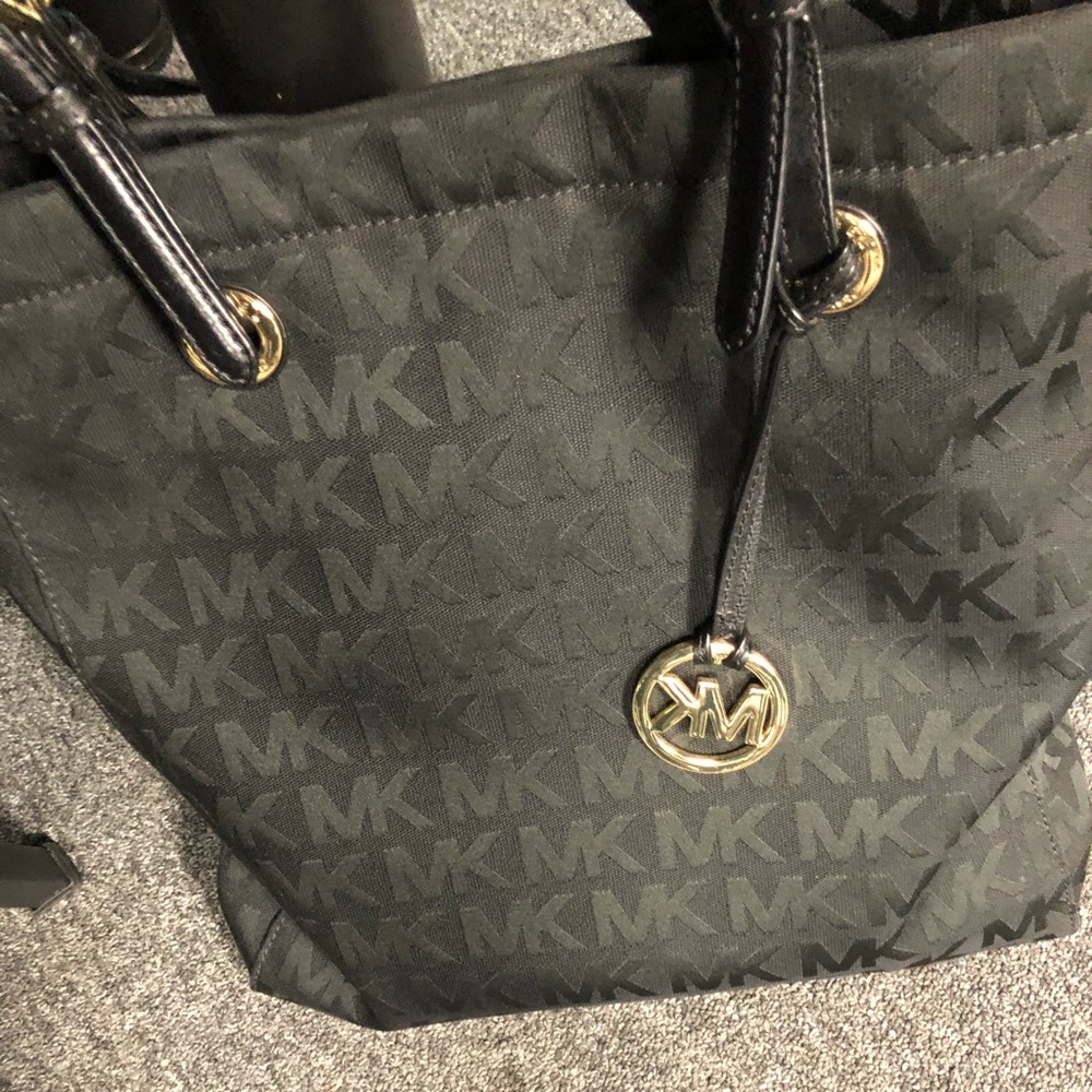 MK tote